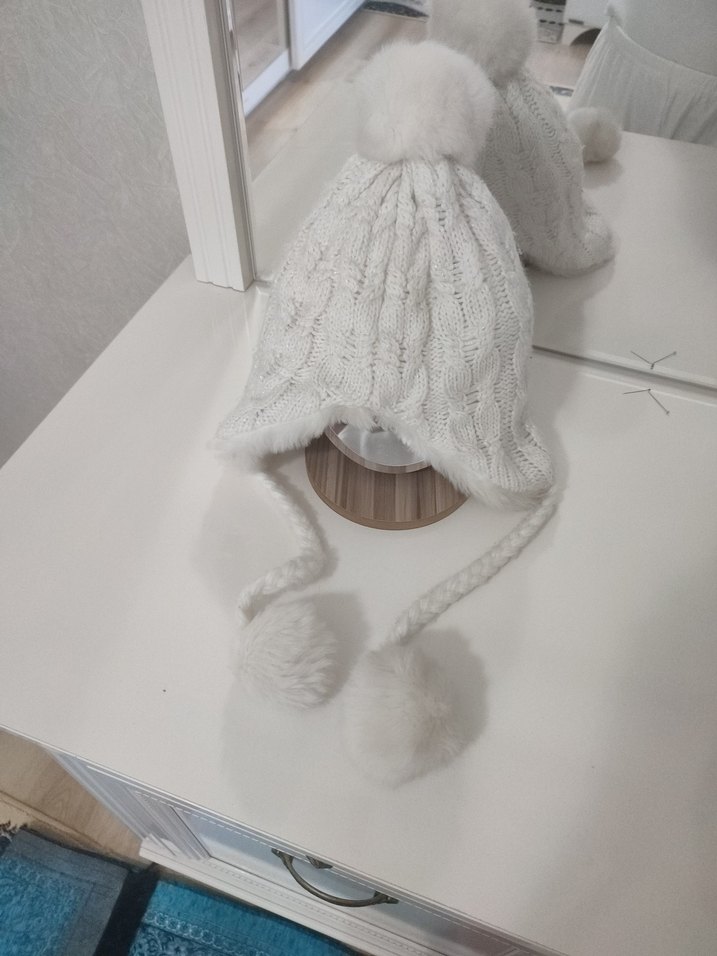 Beyaz Örgü Kiz çocuk Bere Kulaklıklı - Görsel 2