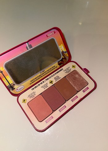  Beden The Balm Allık