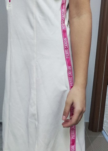 Acil 

Beyaz V Yakalı Spor Midi Elbise - Görsel 5