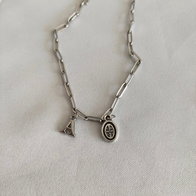 Harfli Madalyon Çelik Kolye - Görsel 2