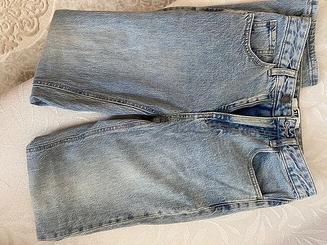 36 Beden Stradivarius straight jean