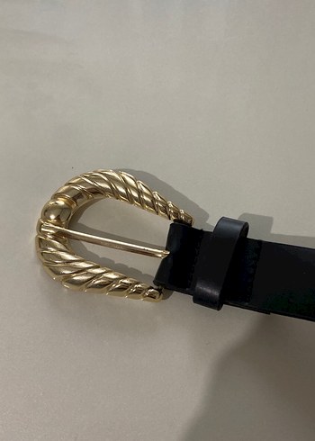 Zara Siyah Deri Tokalı Kadın Kemer