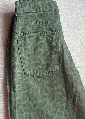 Zara Geniş Paça Yeşil Leopar Desen Jean - Görsel 4
