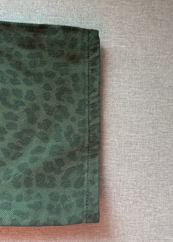 Zara Geniş Paça Yeşil Leopar Desen Jean - Görsel 5