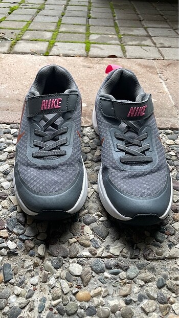 Nike kız çocuk spor ayakkabı