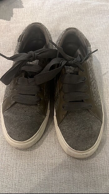 Tory Burch Sneaker
