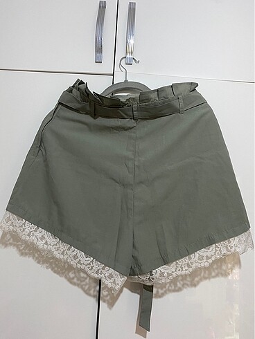 H&M Dantel detaylı şort