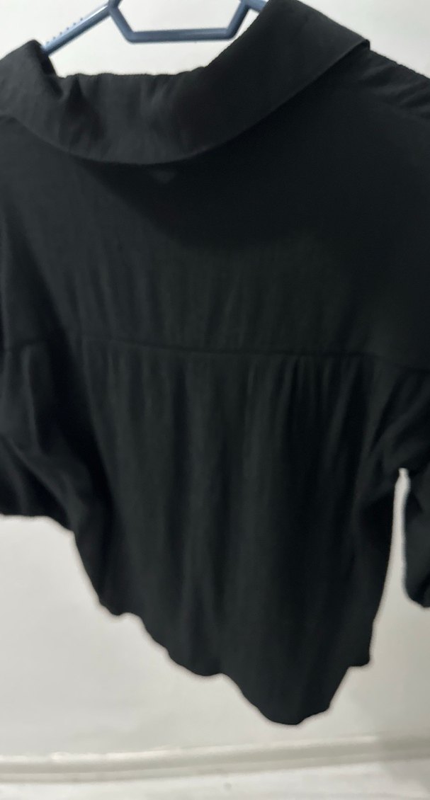 Düğmeli Siyah Gömlek - Görsel 5