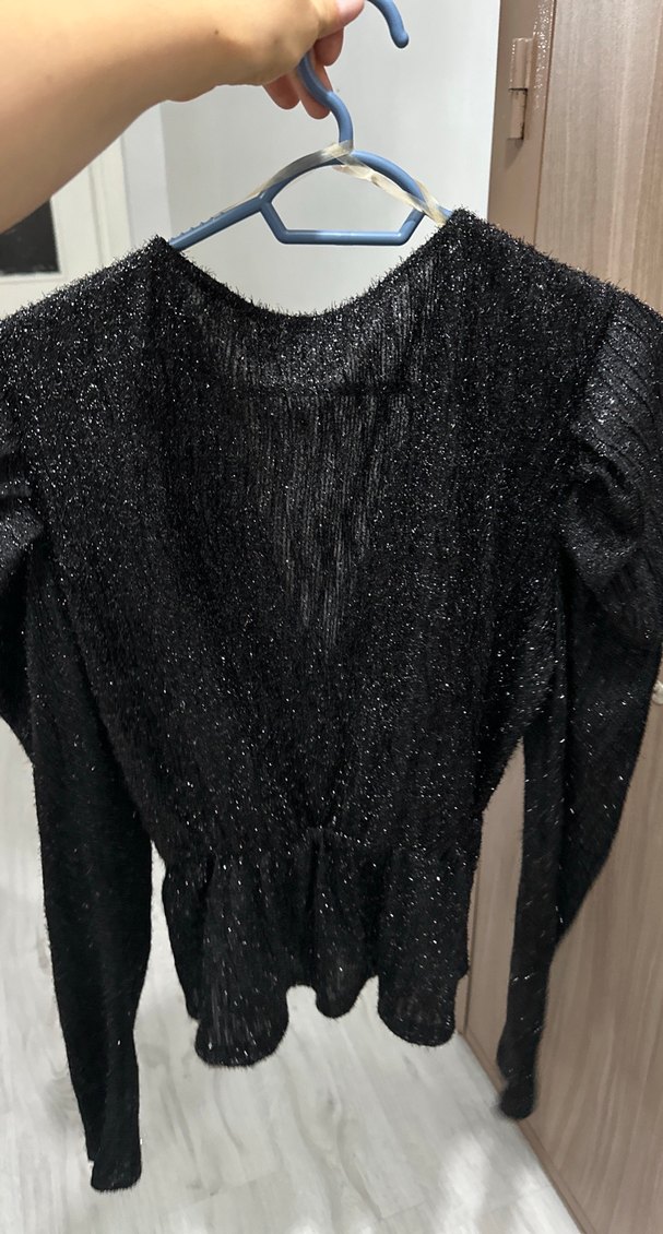 Parlak Siyah V Yakalı Uzun Kollu Bluz - Görsel 2