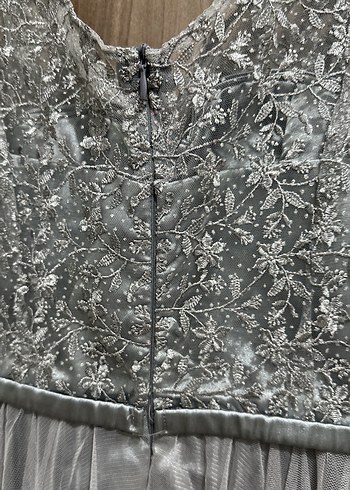 Gri Nakışlı V Yaka Uzun Abiye Elbise - Görsel 4