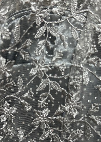 Gri Nakışlı V Yaka Uzun Abiye Elbise - Görsel 3