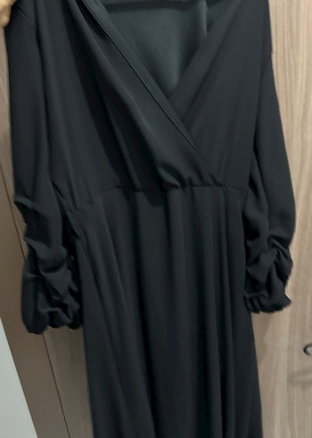 Siyah V Yaka Uzun Keten Elbise - Görsel 3