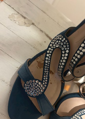 Mavi Parlak Tokalı Stiletto Abiye Ayakkabı(iade yok) - Görsel 3