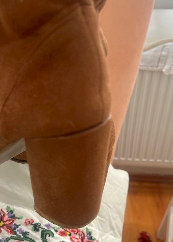 Kahverengi Süet Dolgu Topuklu Kadın Çizme - Görsel 4