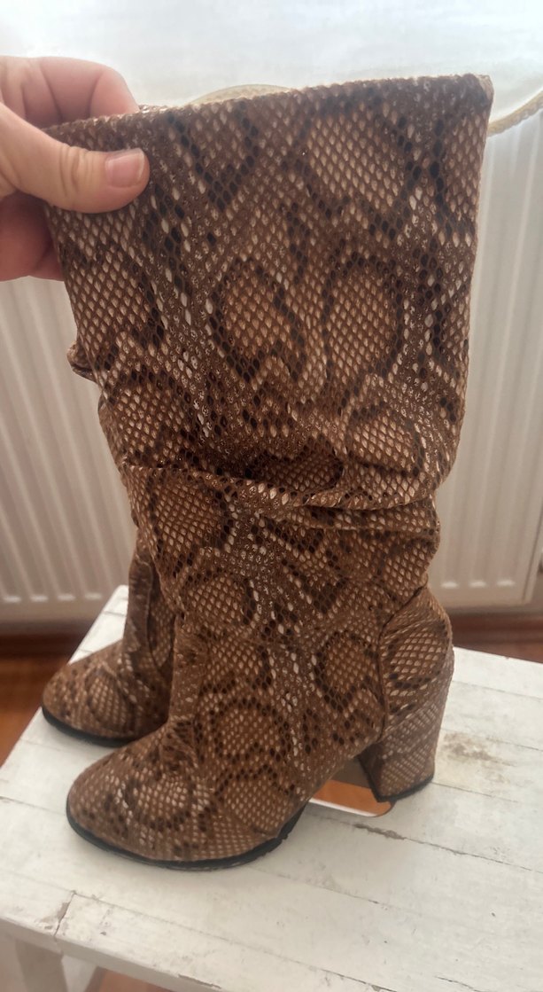 Kahverengi Yılan Desenli Tokalı Stiletto Topuklu Bot - Görsel 3