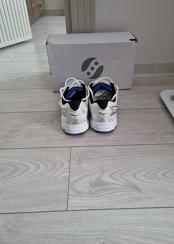 Saucony Gri Beyaz Erkek Koşu Ayakkabısı Velcro Bantlı - Görsel 4