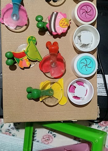 Renkli havlu asma aparatı ve vantuzlu dış fırçalık - Görsel 2