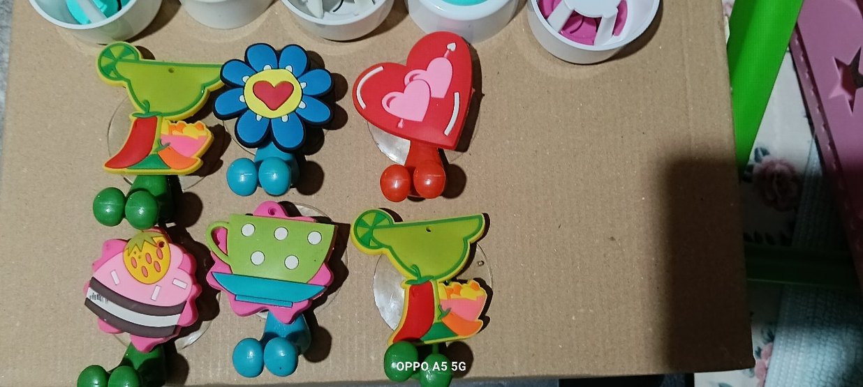 Renkli havlu asma aparatı ve vantuzlu dış fırçalık - Görsel 3