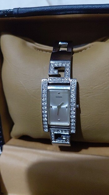 Guess Guess saat