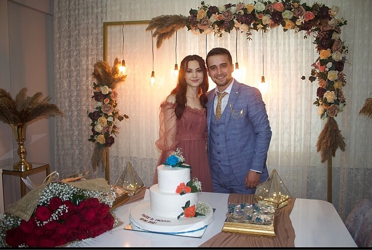 Nişan elbisesi