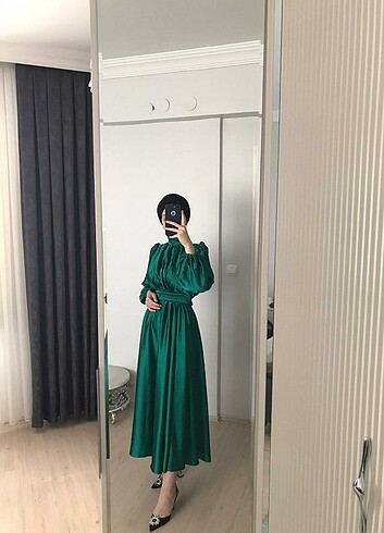 Zümrüt yeşili elbise 