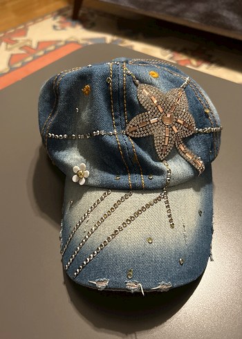 Pul ve taş İşlemeli Mavi Denim Kadın Şapka
