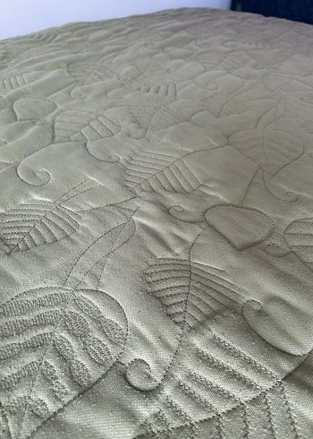 Taç Marka Desenli Yeşil Yatak Örtüsü - Görsel 4