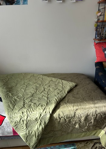 Taç Marka Desenli Yeşil Yatak Örtüsü - Görsel 5