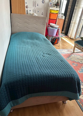 Taç Marka Mavi Yatak Örtüsü - Görsel 2