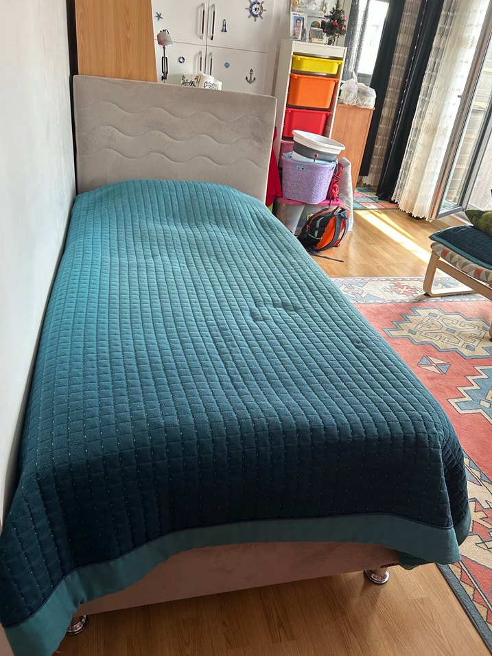 Taç Marka Mavi Yatak Örtüsü - Görsel 2