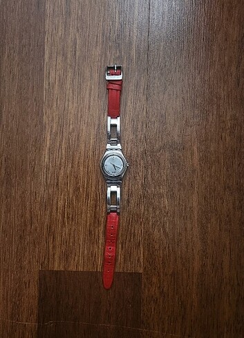 Beden kırmızı Renk Swatch Bayan saat
