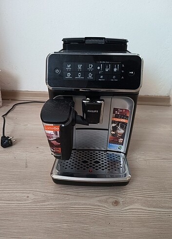 66) Philips 3200 Serisi Otomatik Espresso Makinesi