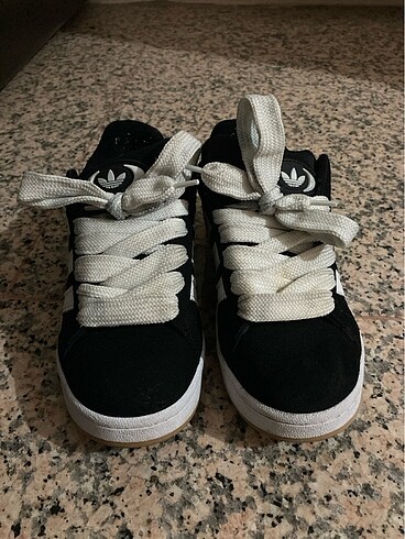 37 Beden siyah Renk Adidas campus