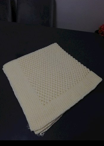 Beyaz Örgü Çocuk Battaniyesi - Görsel 3