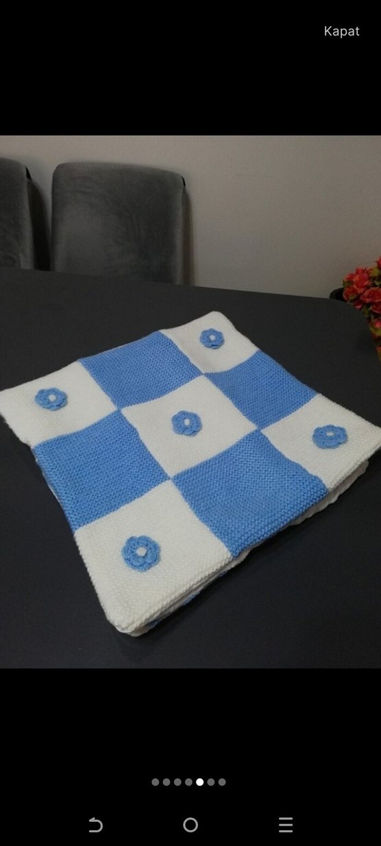 Mavi Beyaz Kareli Örgü Bebek Battaniyesi - Görsel 5