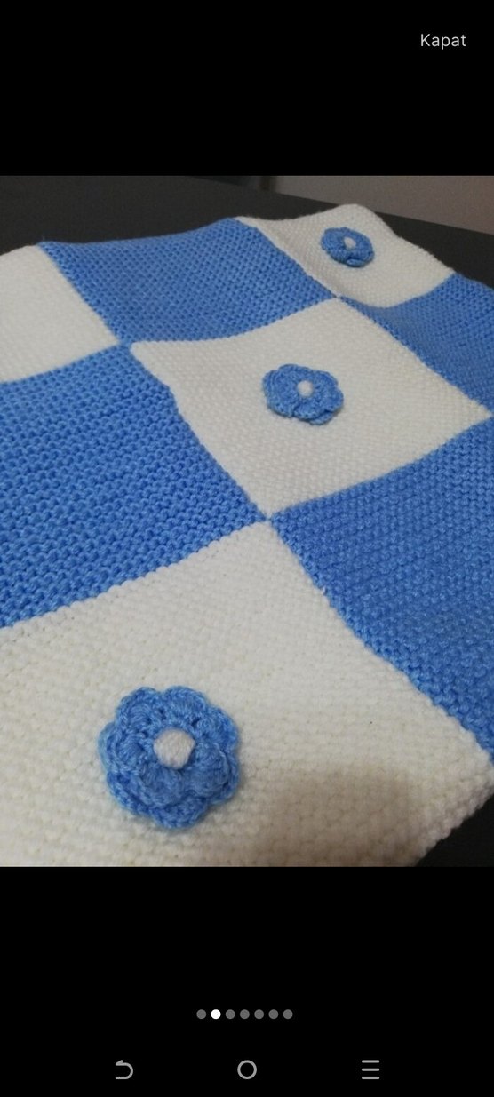 Mavi Beyaz Kareli Örgü Bebek Battaniyesi - Görsel 2