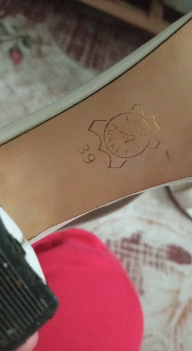 Beyaz Tokalı İnce Topuklu Kadın Abiye Ayakkabı - Görsel 3