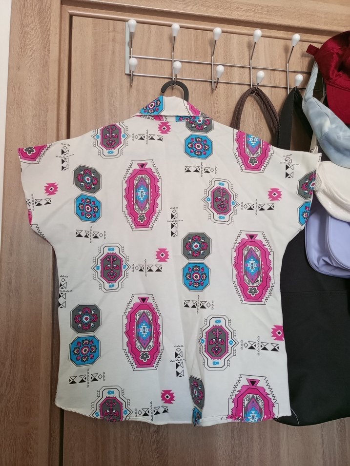 Renkli Bohem Desenli Kısa Kollu Gömlek - Görsel 3