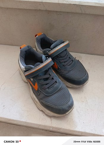 LC Waikiki Gri Erkek Çocuk Spor Ayakkabı Velcro Bağcıklı