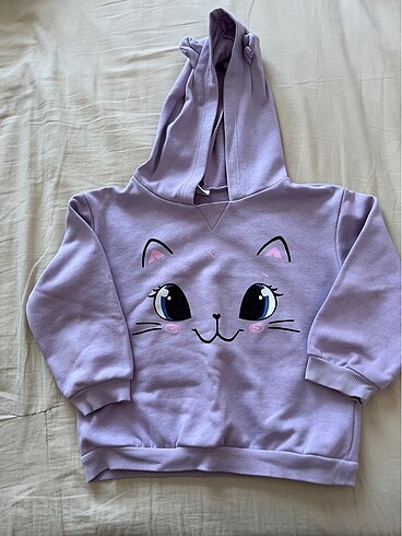 Lila rengi kapüşonlu sweatshirt
