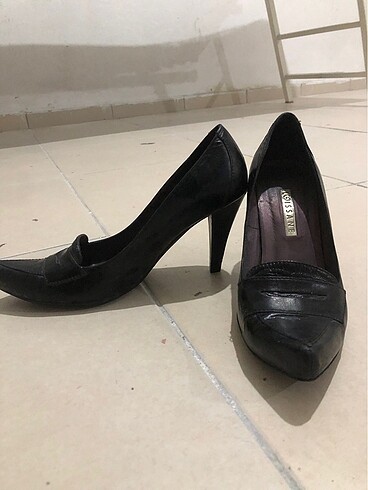 STILETTO
