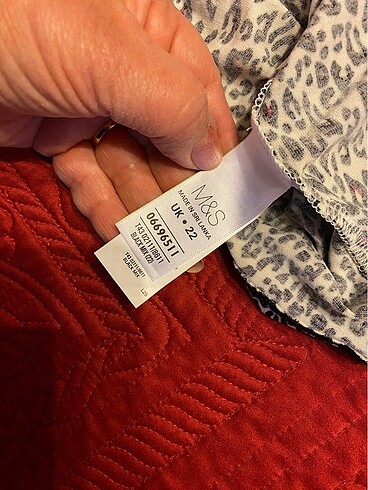 48 Beden siyah Renk BÜYÜK BEDEN M & S BLUZ