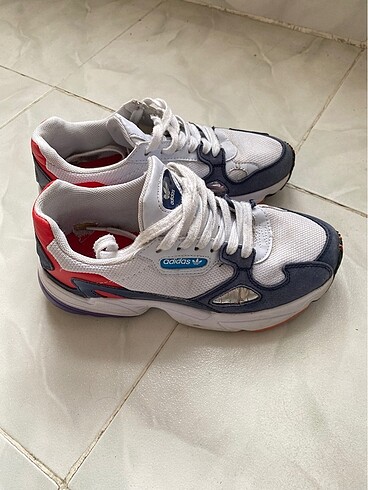 37 Beden çeşitli Renk Adidas falcon kadın spor ayakkabısı