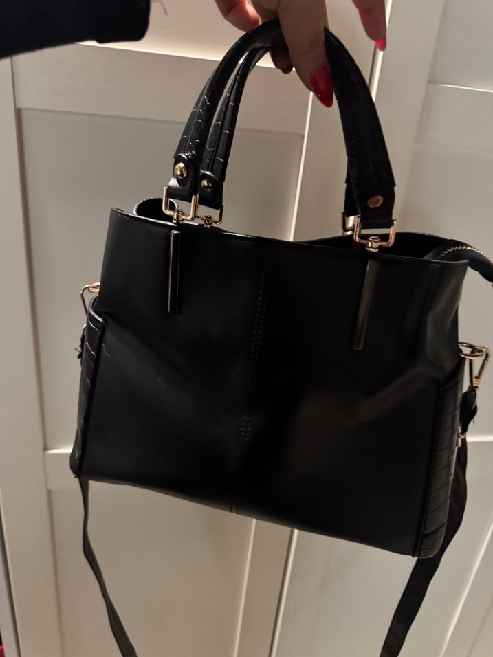 Siyah Deri Yılan Desenli Tokalı Kadın Çanta - Görsel 3