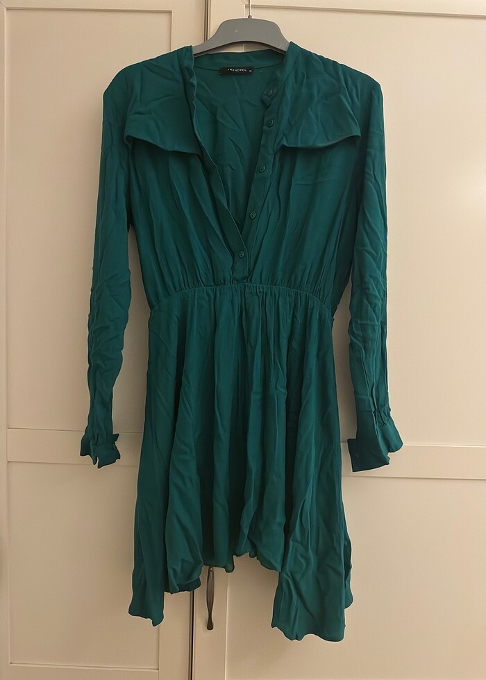 Yeşil Elbise - Görsel 2
