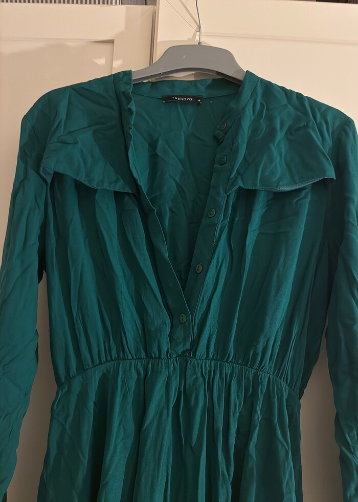 Yeşil Elbise - Görsel 4