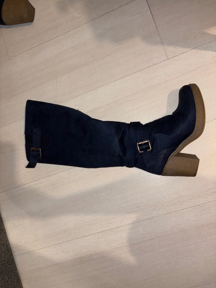 Limoya sıfır ayarında lacivert süet çizme - Görsel 4