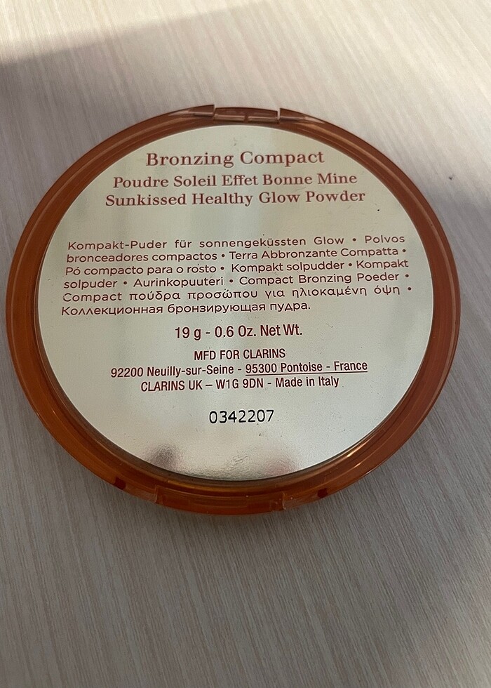 Clarins ışıltılı allık-pudra sıfır ayarında - Görsel 4