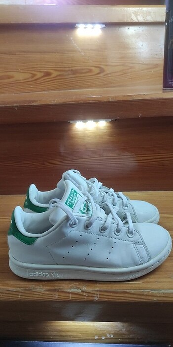 30 Beden beyaz Renk Adidas spor ayakkabı