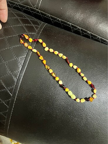 Kehribar bebek kolyesi